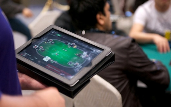 Nous avons essayé le poker sur tablette