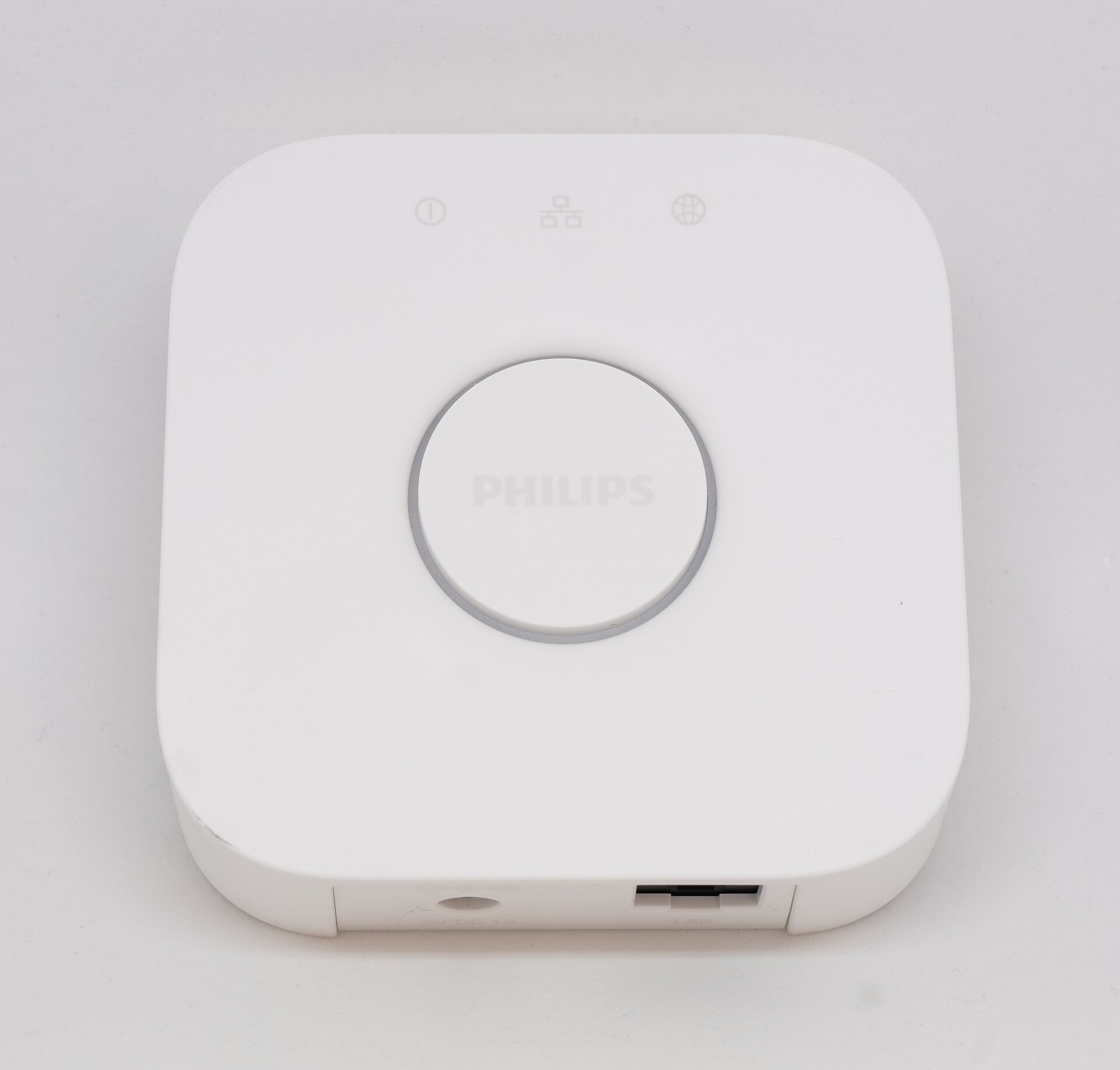 Pont Philips Hue, la passerelle qui traduit le réseau Zigbee des ampoules vers le réseau local
